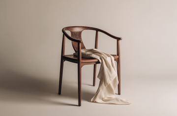 Carré de soie et esthétique orientale : l’art du vide pour une élégance quotidienne