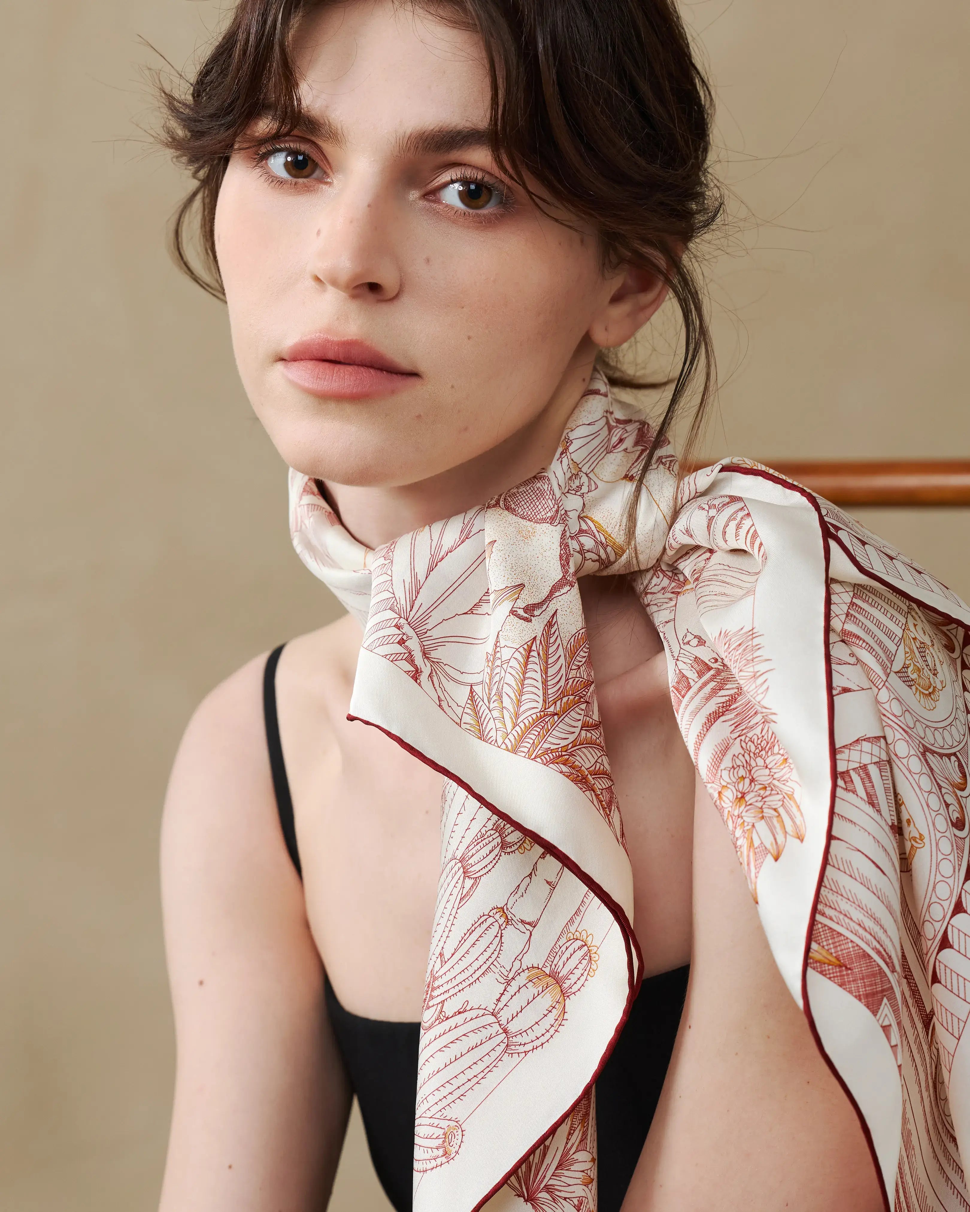 Carré 90 L'Oasis Miraculeuse - Rouge Cinabre - SUKē