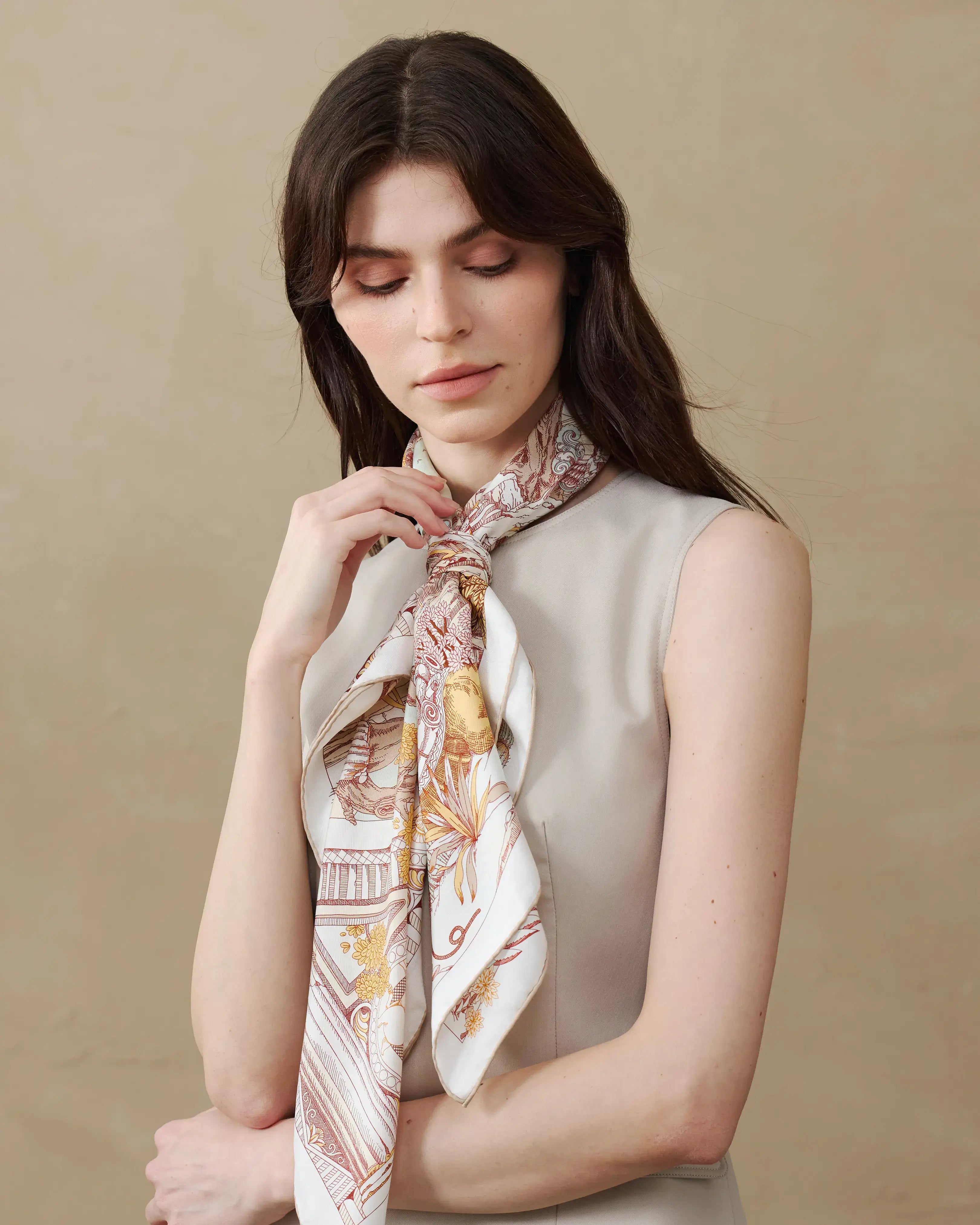 Carré 90 L'Oasis Miraculeuse - Beige de Soie - SUKē