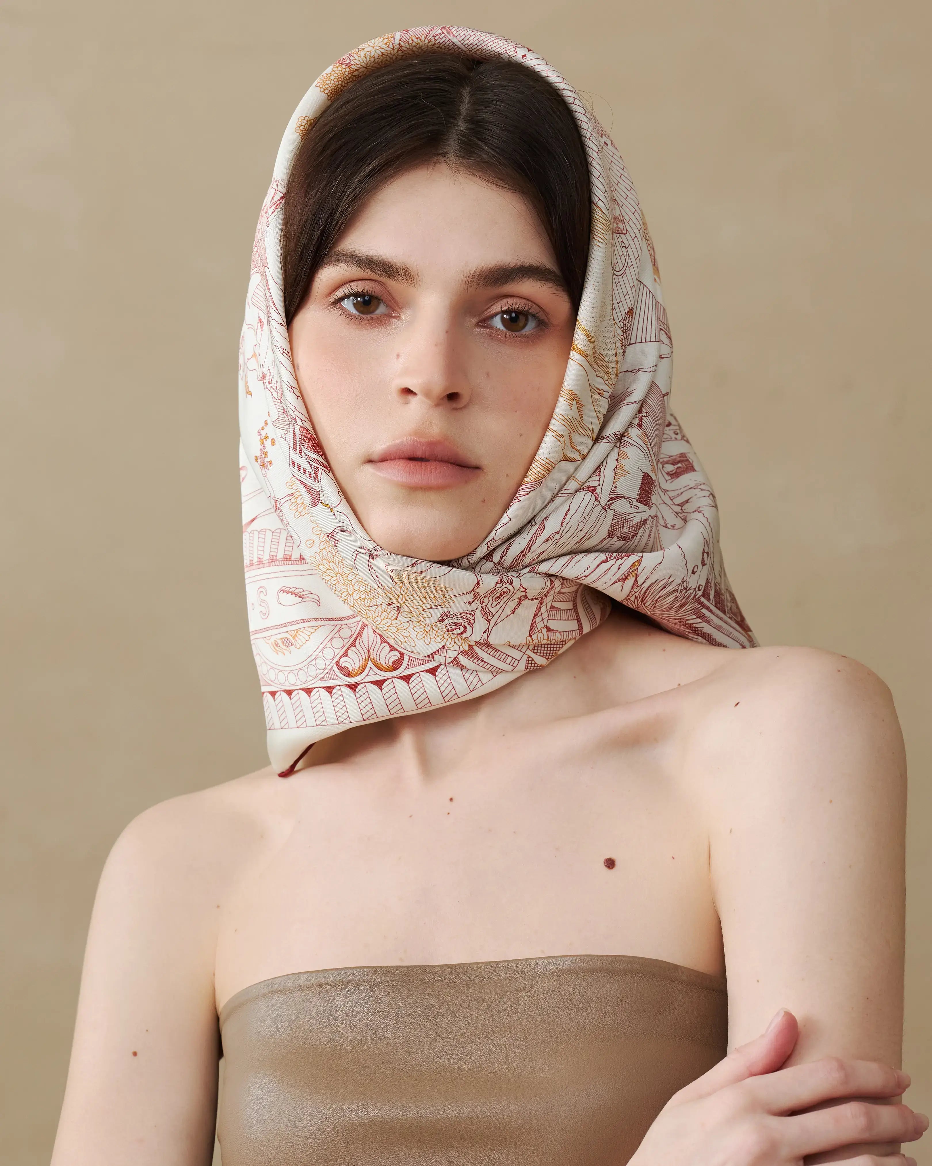 Carré 90 L'Oasis Miraculeuse - Rouge Cinabre - SUKē